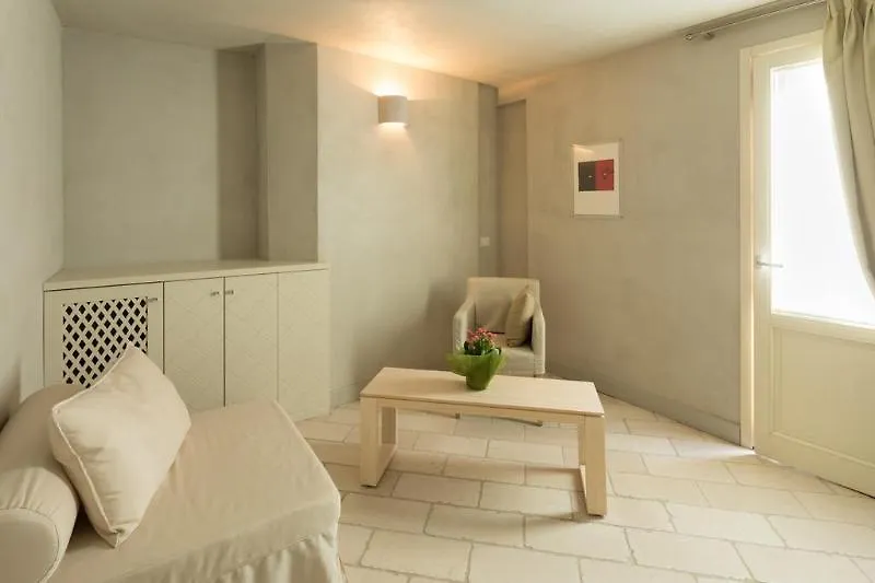 Il Cortiletto Hotel Maison Tresnuraghes 3*,  Italia